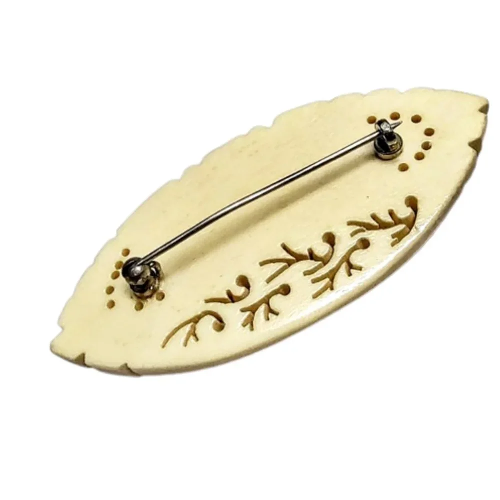 Vintage 1930s Cream Deeply Carved Rose And Flowers Celluloid Plastic Pin Brooch